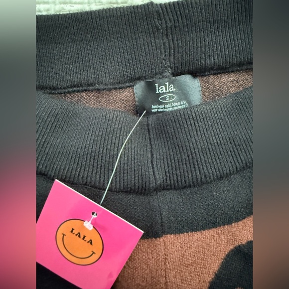 Dressed in lala. Good Time Girl Knit Short Set in Mocha Check. Size S. NWT - Picture 6 of 8